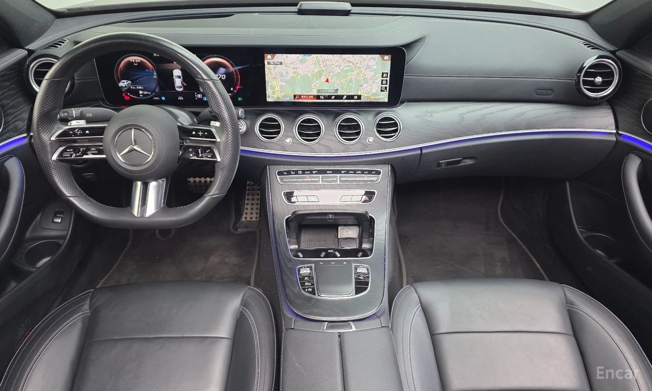Mercedes-Benz E 220 4MATIC* AMG* LINE* ДИСТРОНИК* 360КАМЕРА* ХЕДЪП* , снимка 8 - Автомобили и джипове - 56140670