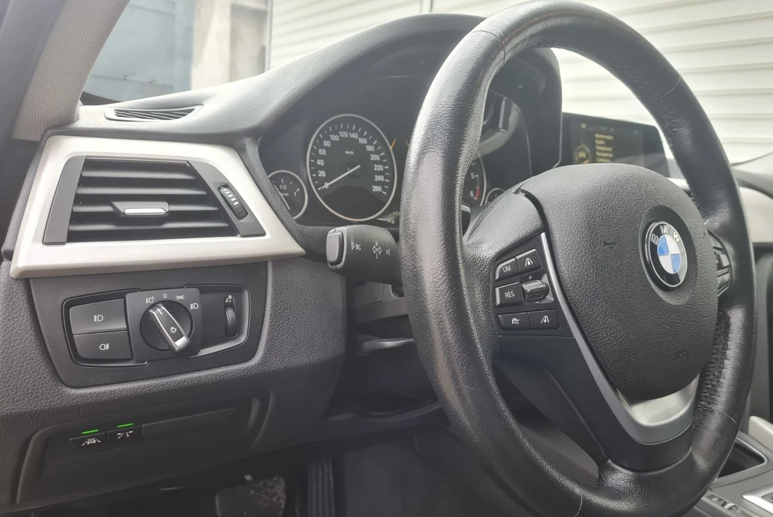 BMW 320 F31 X-Drive Facelift , снимка 8 - Автомобили и джипове - 56735724