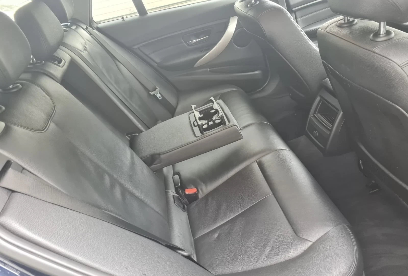 BMW 320 F31 X-Drive Facelift , снимка 11 - Автомобили и джипове - 56735724