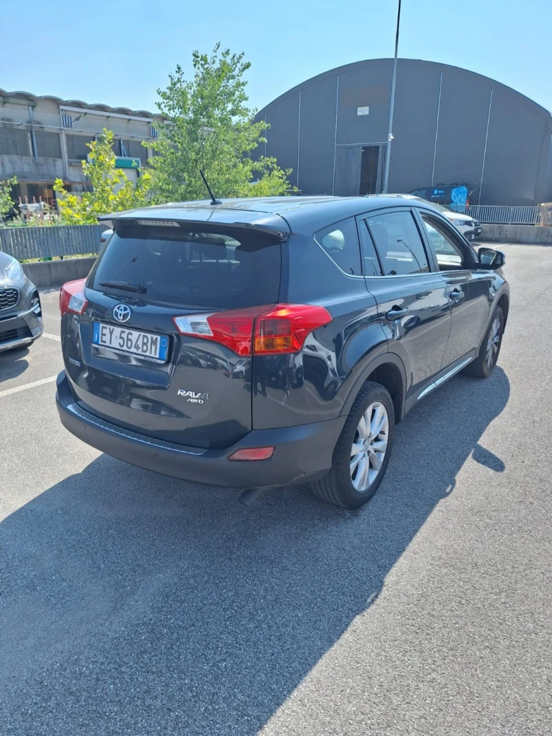 Toyota Rav4 2.0D4D  4X4 КОЖА/НАВИГАЦИЯ/КАМЕРА, снимка 4 - Автомобили и джипове - 47259147