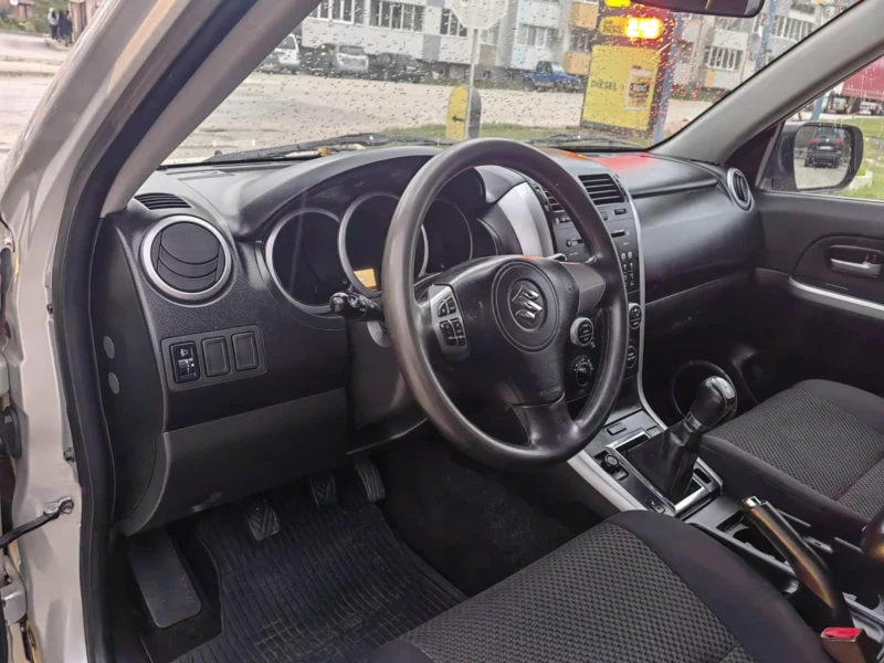 Suzuki Grand vitara 1.9 DDiS, снимка 9 - Автомобили и джипове - 47664086