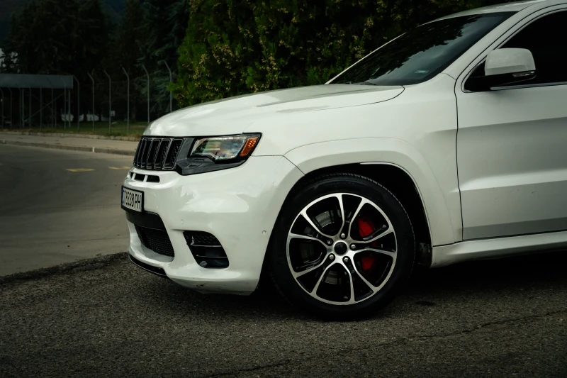 Jeep Grand cherokee SRT, снимка 3 - Автомобили и джипове - 52319598