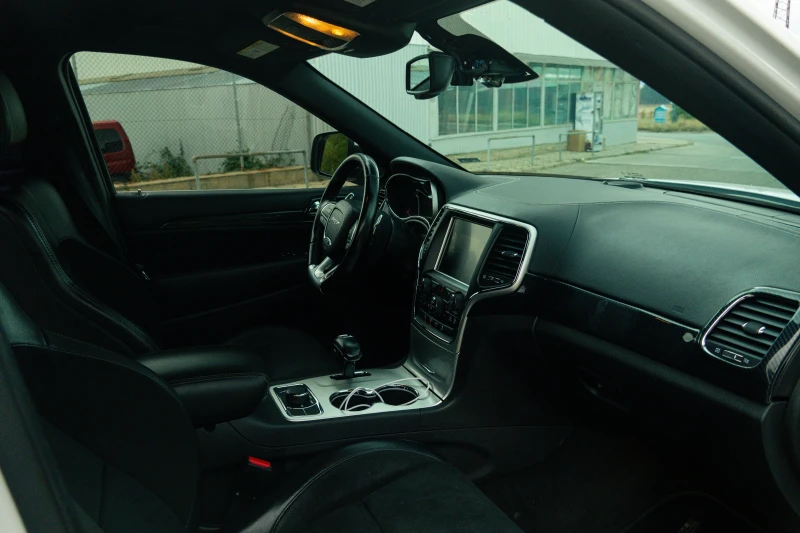 Jeep Grand cherokee SRT, снимка 13 - Автомобили и джипове - 52319598