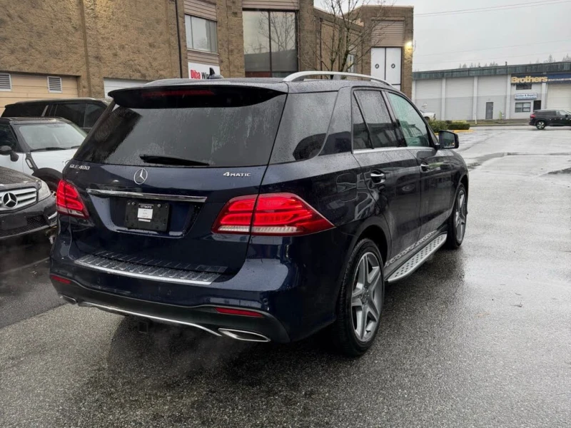 Mercedes-Benz GLE 400 4MATIC| AMGPKG| HARMAN/KARDON| | ПАНО| KEYLESS, снимка 5 - Автомобили и джипове - 53214885