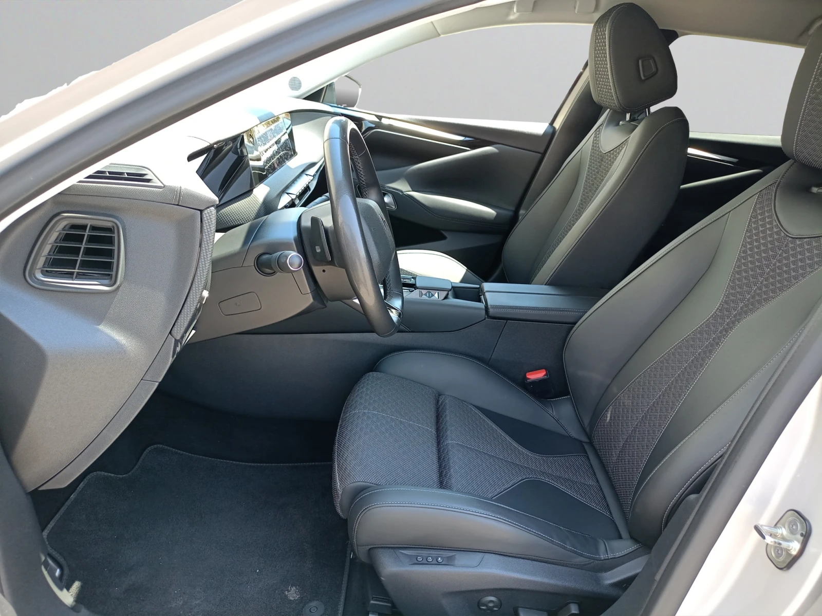 DS DS 4 Crossback TROCADERO BlueHDi 130 EAT8 - изображение 10