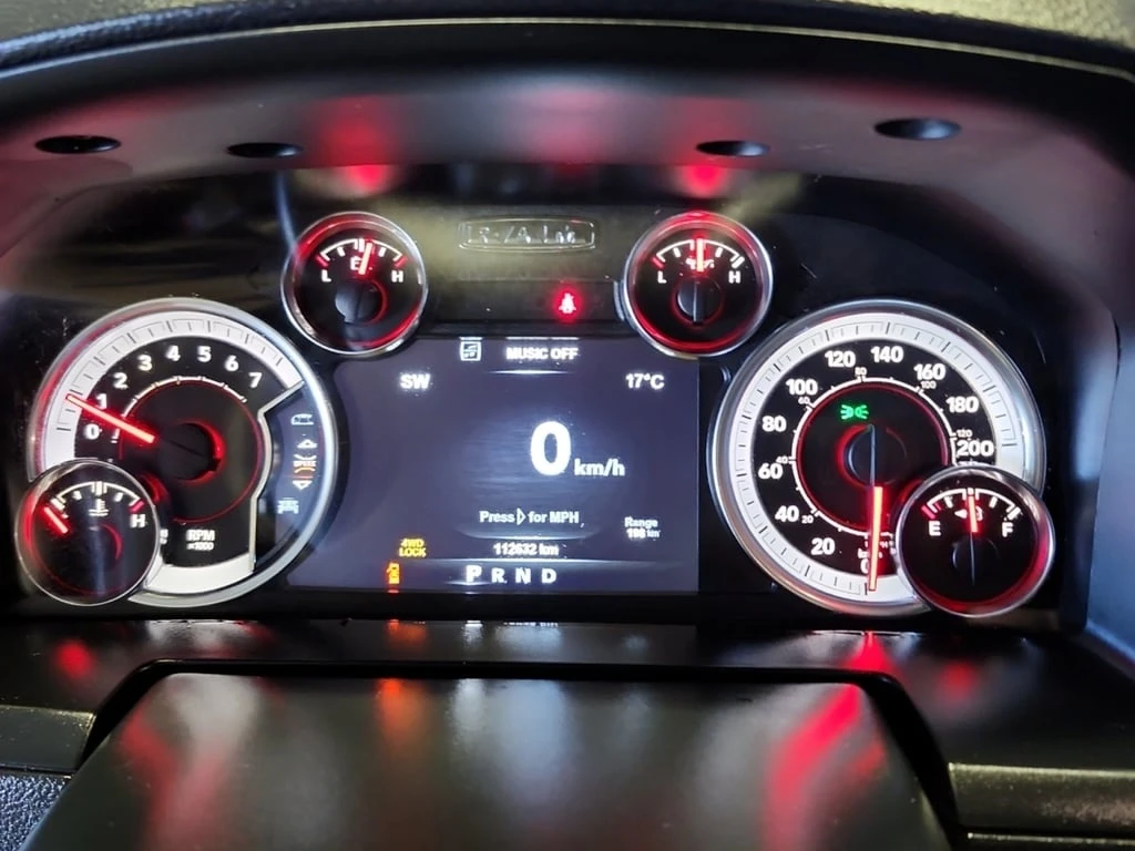 Dodge RAM 1500 * SPORT CREW CAB SHORT BED * CARFAX * БЕЗ ПЪРВОНАЧ - изображение 9