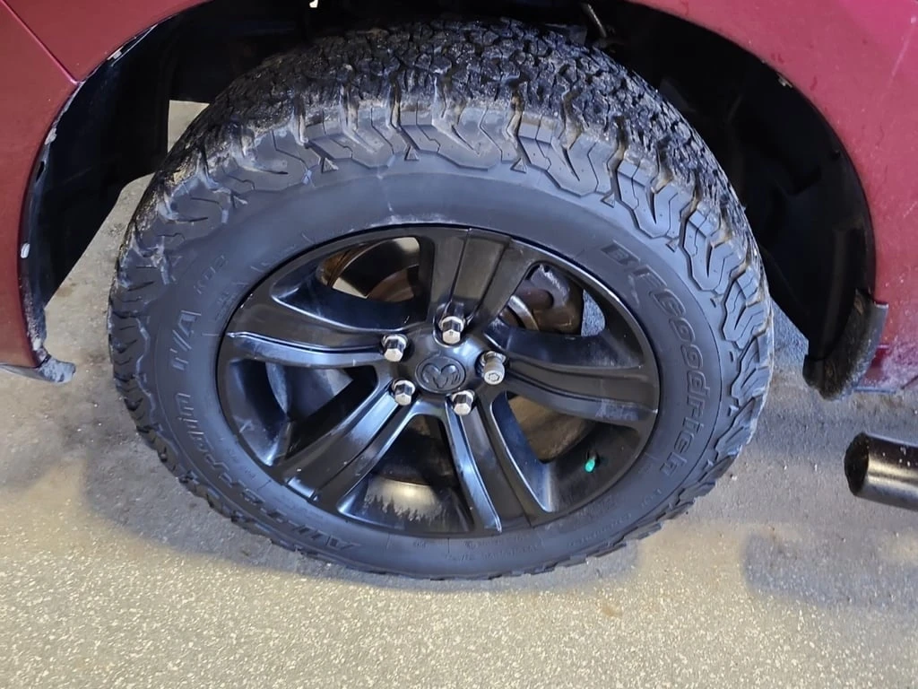 Dodge RAM 1500 * SPORT CREW CAB SHORT BED * CARFAX * БЕЗ ПЪРВОНАЧ - изображение 6