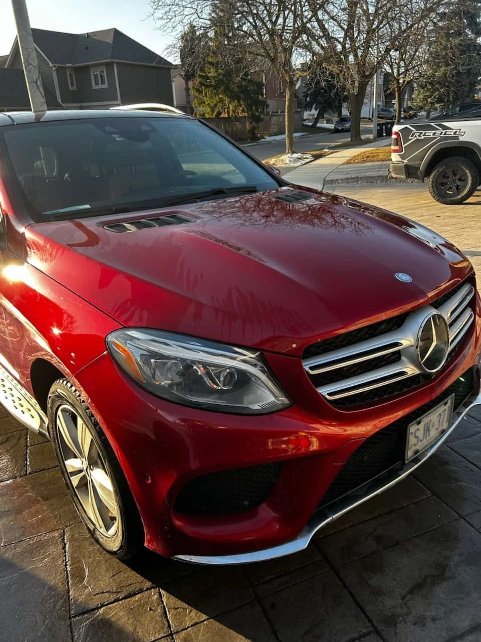 Mercedes-Benz GLE 350 d * CARFAX * DISTRONIC PLUS * ДВА КЛЮЧА, снимка 4 - Автомобили и джипове - 53714134