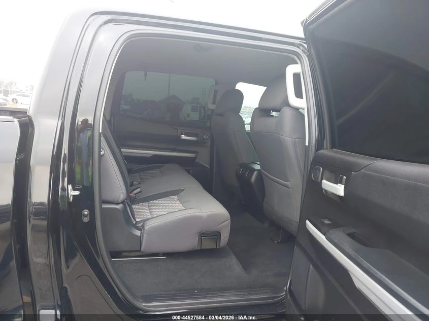 Toyota Tundra 5.7l Sr5, снимка 8 - Автомобили и джипове - 53907281