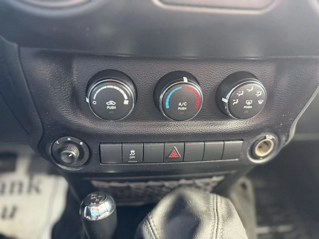 Jeep Wrangler Sport, снимка 15 - Автомобили и джипове - 54056133