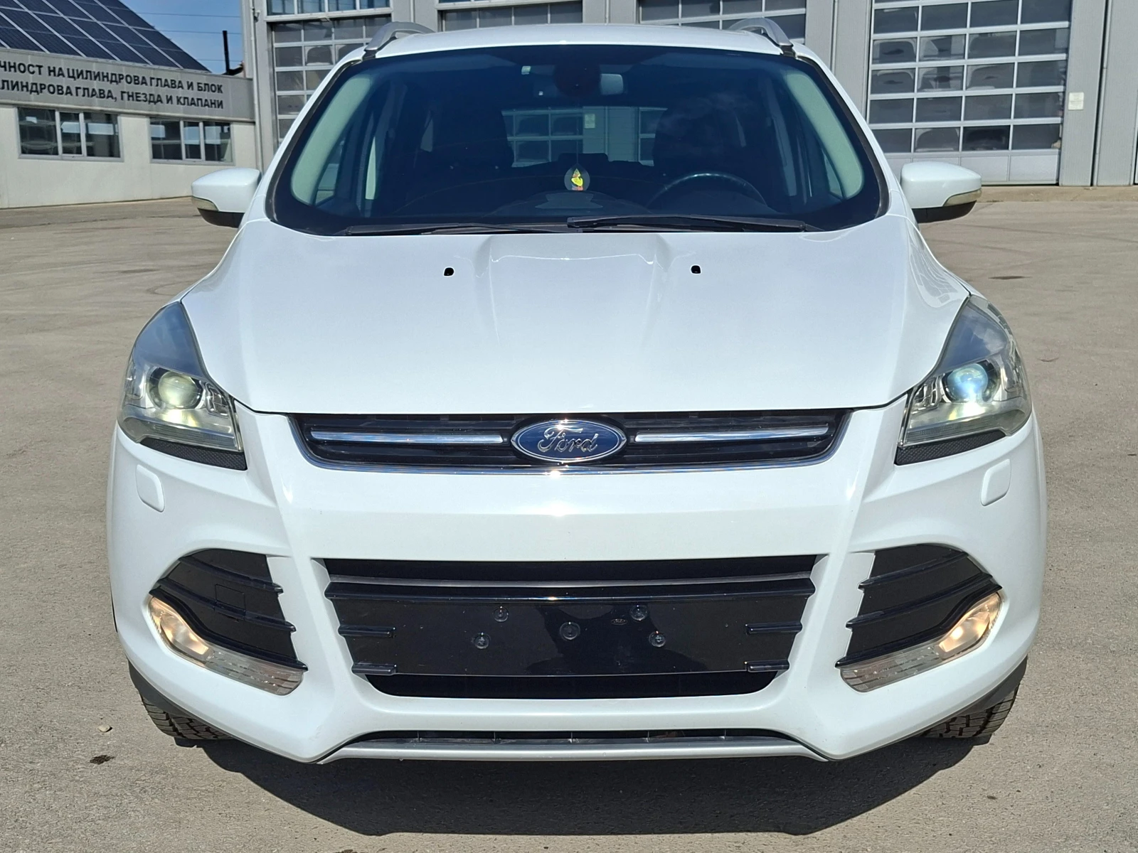 Ford Kuga 2.0TDCi 4x4 6ск. * TITANIUM* НАВИ* КОЖА* КСЕНОН, снимка 2 - Автомобили и джипове - 54147118