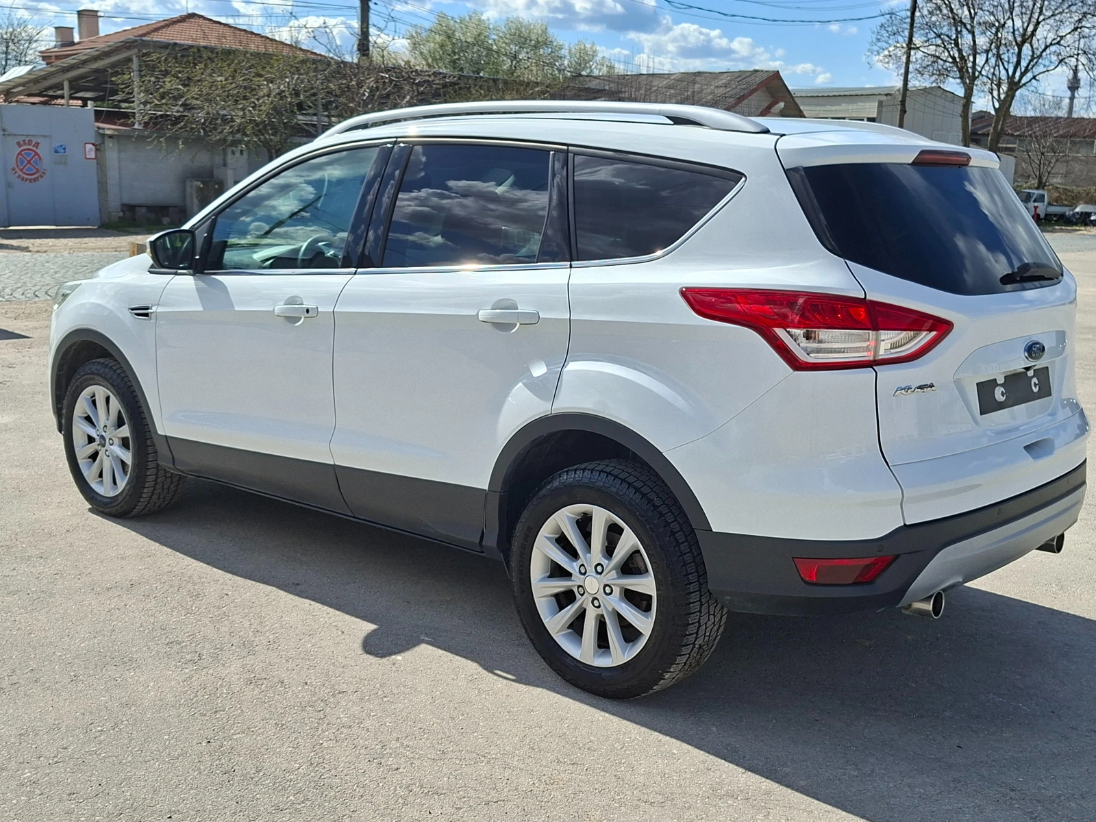 Ford Kuga 2.0TDCi 4x4 6ск. * TITANIUM* НАВИ* КОЖА* КСЕНОН, снимка 6 - Автомобили и джипове - 54147118
