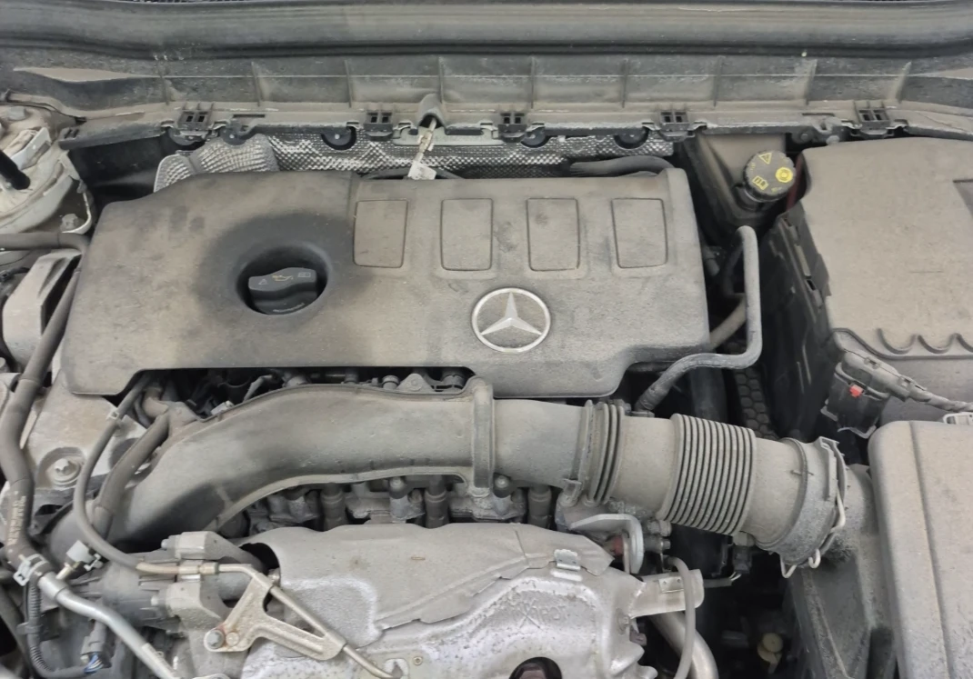 Mercedes-Benz GLB 250 * Подгрев* Pano* Distronic* LED* , снимка 16 - Автомобили и джипове - 55467199