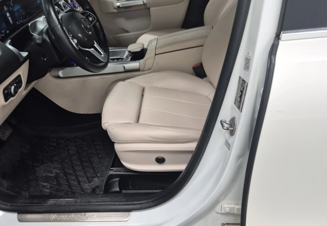 Mercedes-Benz GLB 250 * Подгрев* Pano* Distronic* LED* , снимка 7 - Автомобили и джипове - 55467199