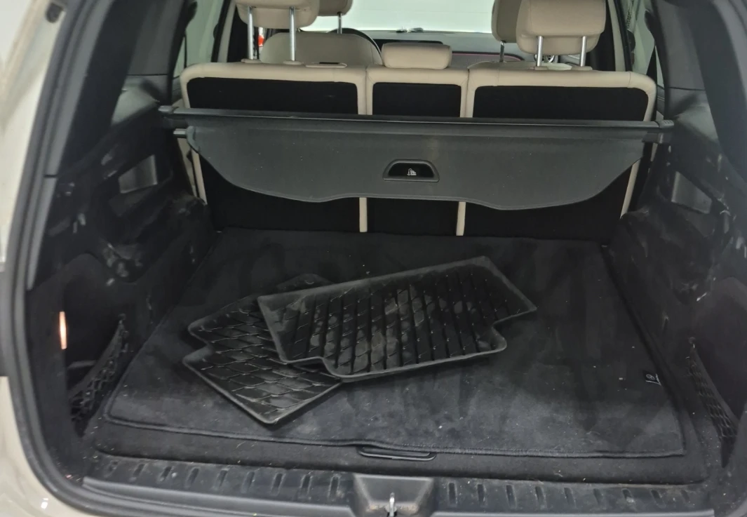Mercedes-Benz GLB 250 * Подгрев* Pano* Distronic* LED* , снимка 15 - Автомобили и джипове - 55467199
