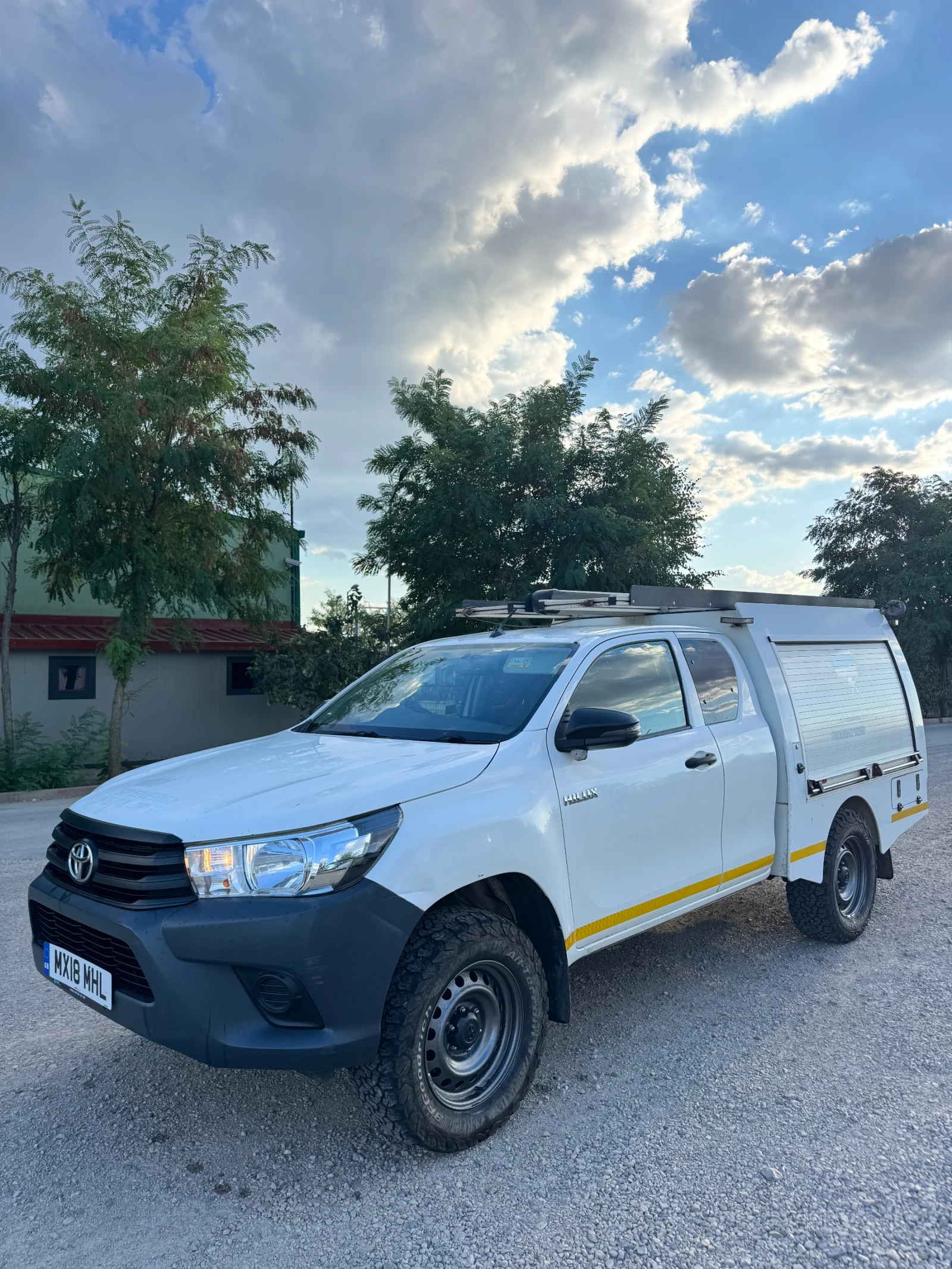 Toyota Hilux, снимка 2 - Автомобили и джипове - 56121432