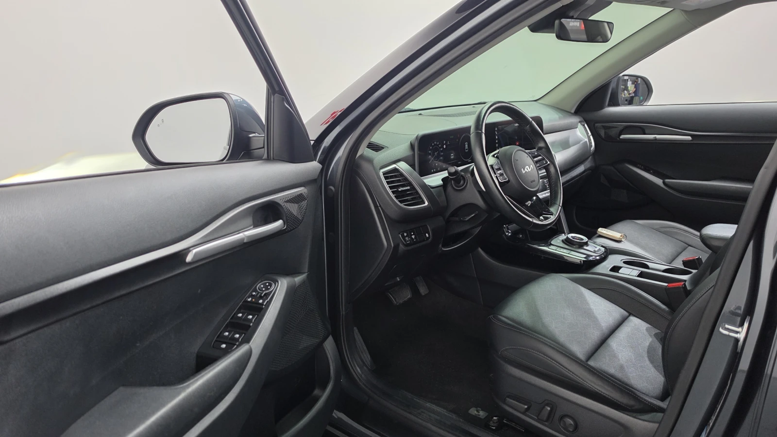 Kia Seltos Gasoline 1.6 Turbo 4WD Prestige autogeorge.com, снимка 14 - Автомобили и джипове - 56137428