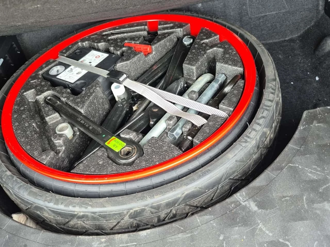 Porsche Cayenne TURBO / CARFAX / 360 КАМЕРИ / RED INT, снимка 15 - Автомобили и джипове - 56327636