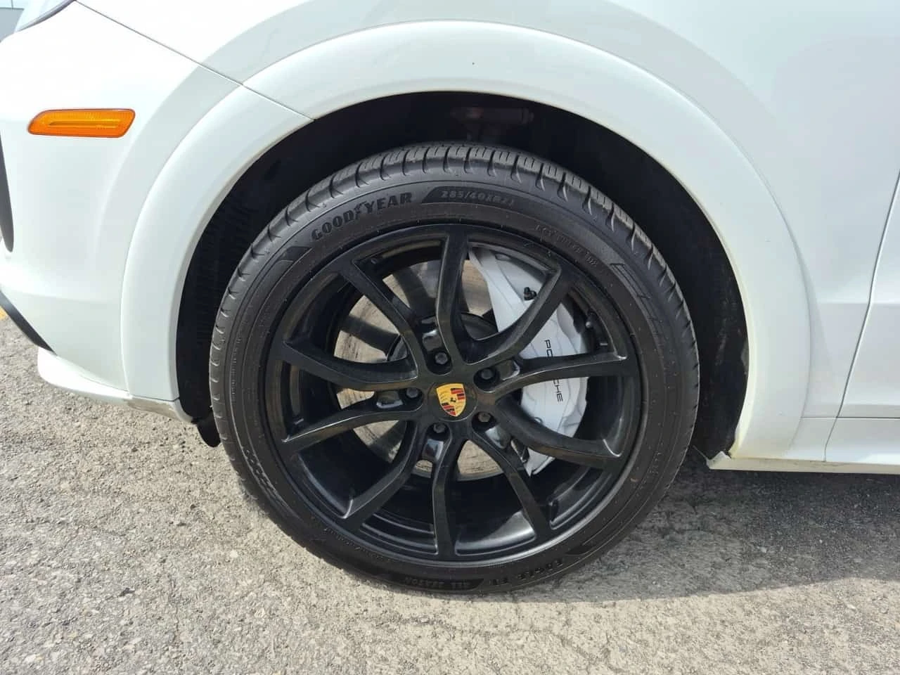 Porsche Cayenne TURBO / CARFAX / 360 КАМЕРИ / RED INT, снимка 5 - Автомобили и джипове - 56327636