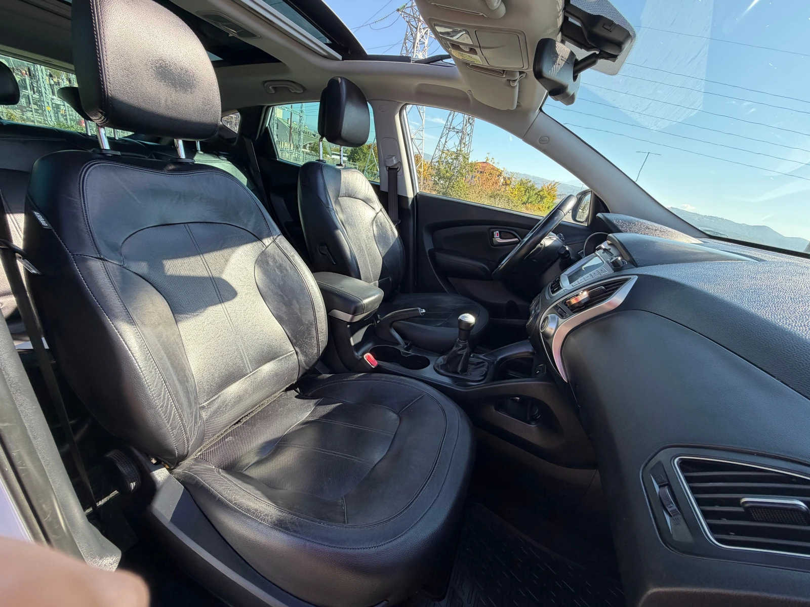 Hyundai IX35 2.0GAZ PANORAMA, снимка 11 - Автомобили и джипове - 56449756
