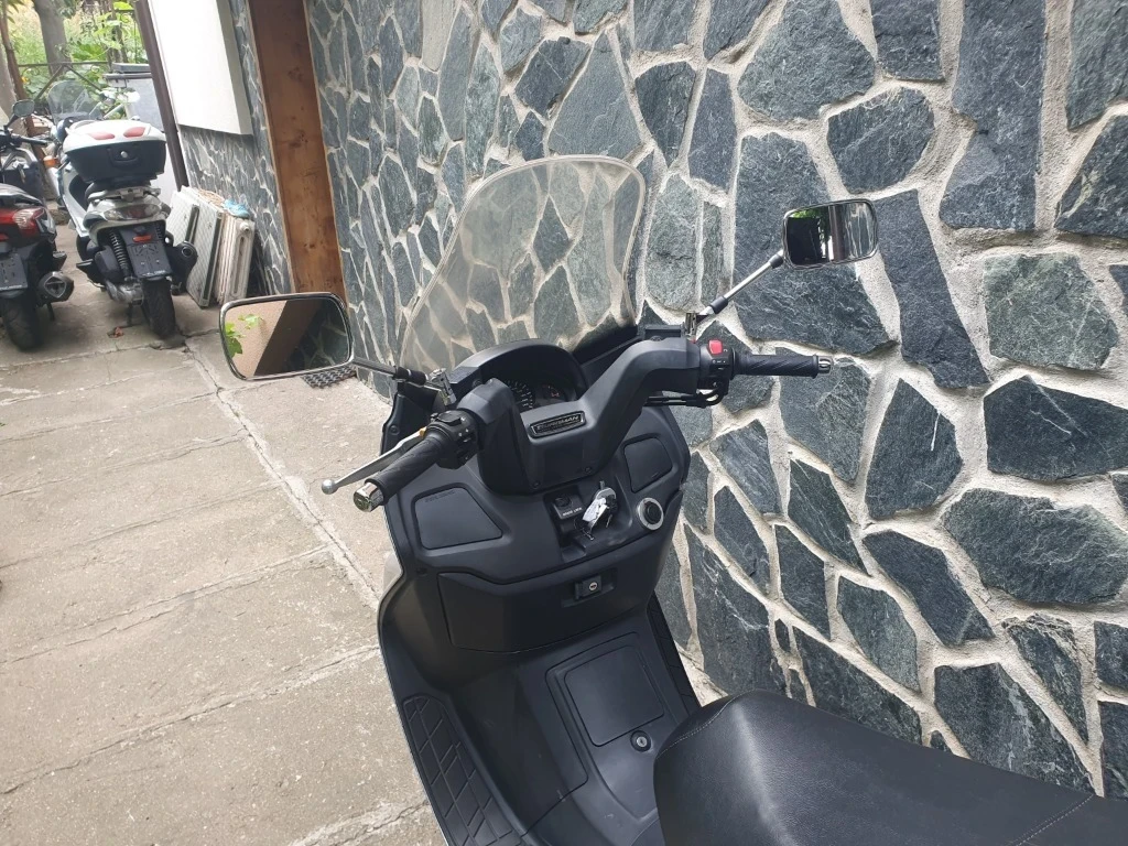 Suzuki Burgman 250, снимка 11 - Мотоциклети и мототехника - 49370803