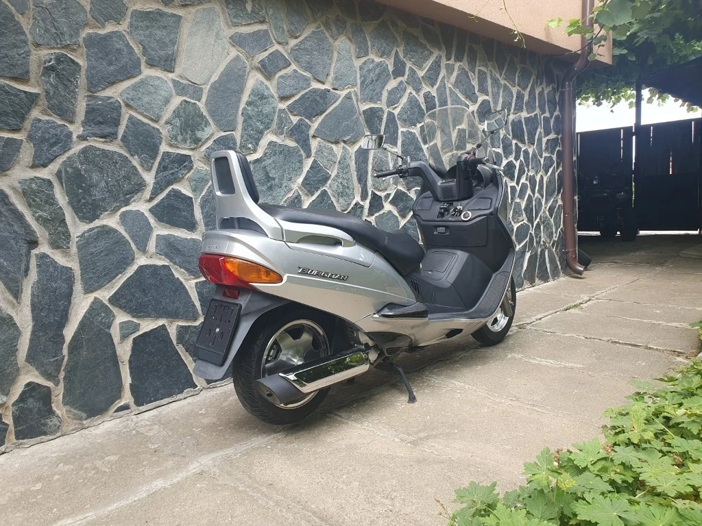 Suzuki Burgman 250, снимка 9 - Мотоциклети и мототехника - 49370803