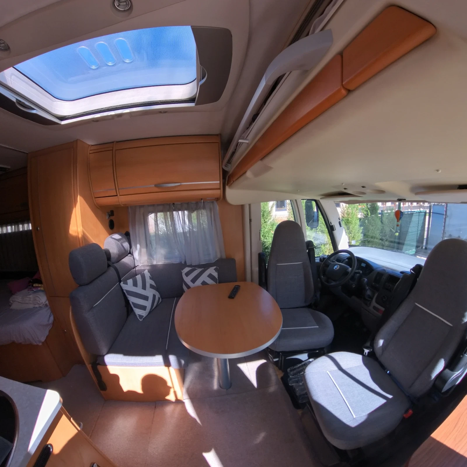 Кемпер HYMER / ERIBA B574, снимка 14 - Каравани и кемпери - 55448077