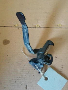 Дръжка отваряне преден капак Тойота Рав4 (9)