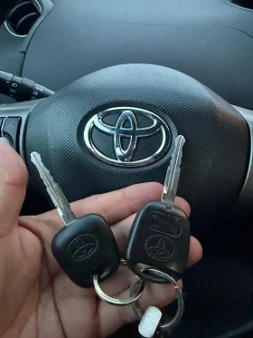 Toyota Yaris Безупречна!, снимка 13