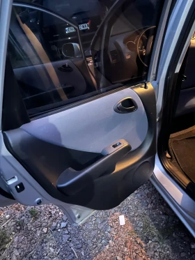 Honda Jazz   1.3  | Mobile.bg    12