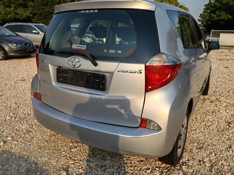 Toyota Verso S 1.33 VVT, снимка 6 - Автомобили и джипове - 46613897