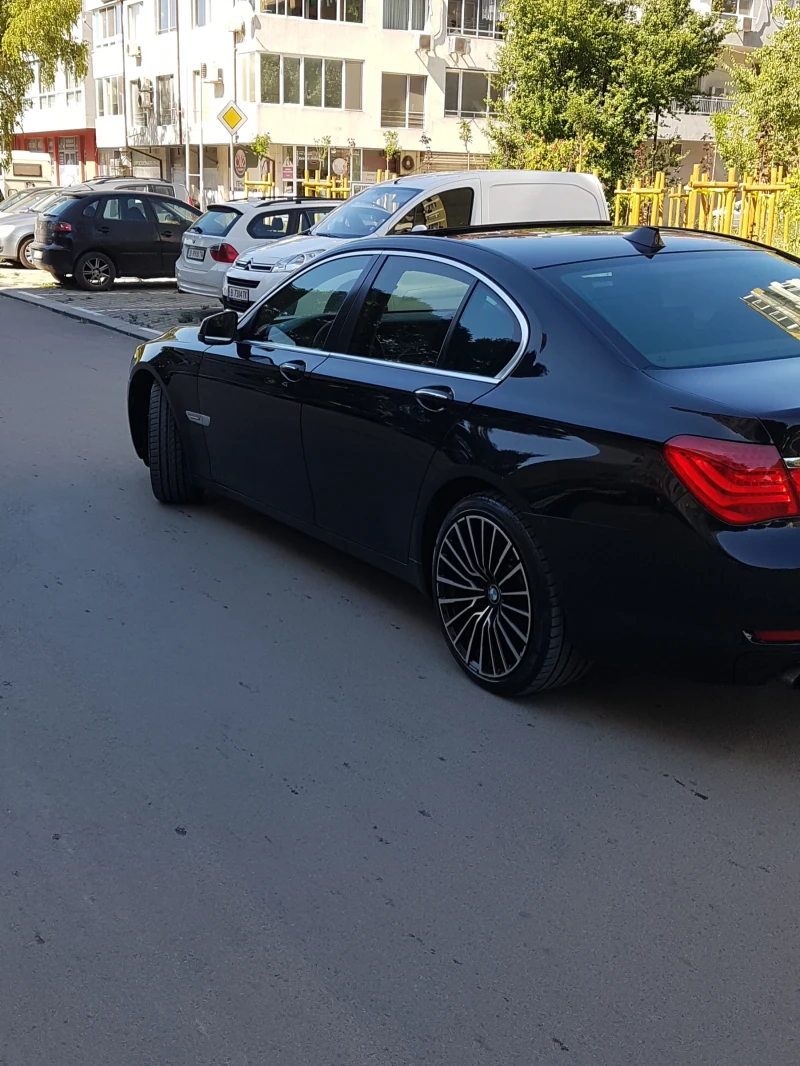 BMW 730, снимка 2 - Автомобили и джипове - 47409131