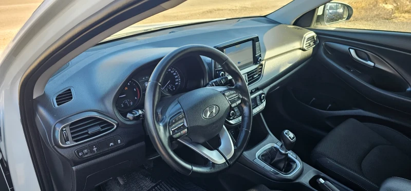 Hyundai I30 1.6 CRDI-Business-SW-110 hp, снимка 6 - Автомобили и джипове - 50218447