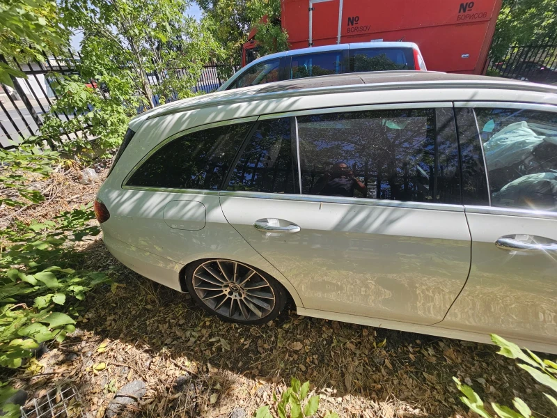 Mercedes-Benz E 350  258кс 100 000км AMG line, снимка 5 - Автомобили и джипове - 52408351