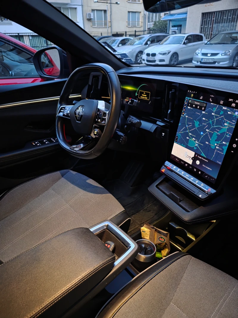 Renault Megane E-tech, Гаранция/22KW/Камера/Distronic, снимка 6 - Автомобили и джипове - 53032717