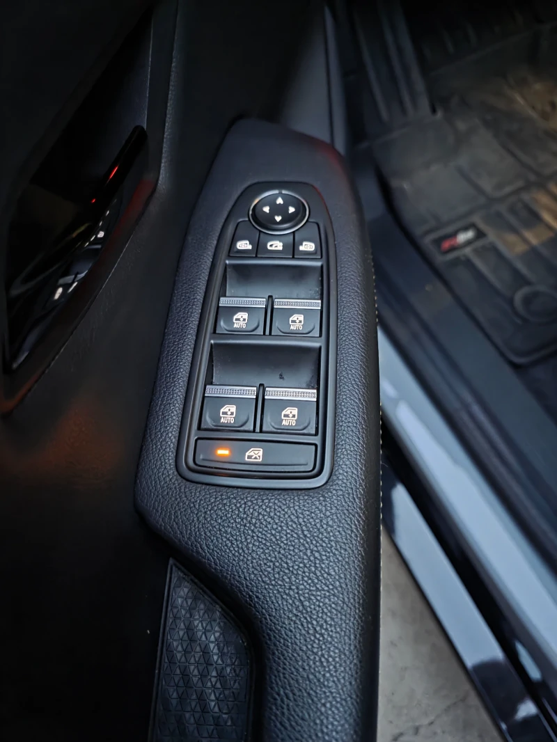 Renault Megane E-tech, Гаранция/22KW/Камера/Distronic, снимка 10 - Автомобили и джипове - 53032717