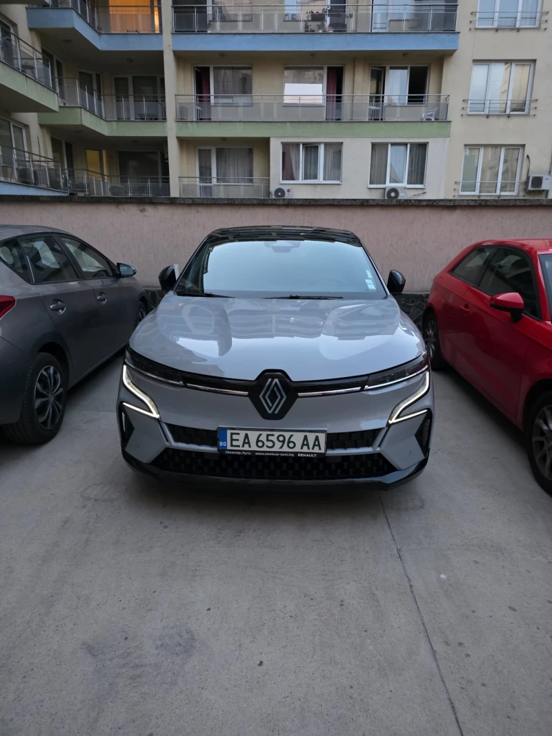 Renault Megane E-tech, Гаранция/22KW/Камера/Distronic, снимка 8 - Автомобили и джипове - 53032717