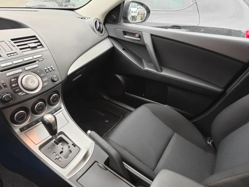 Mazda 3 1.6-Е5, снимка 10 - Автомобили и джипове - 51698913