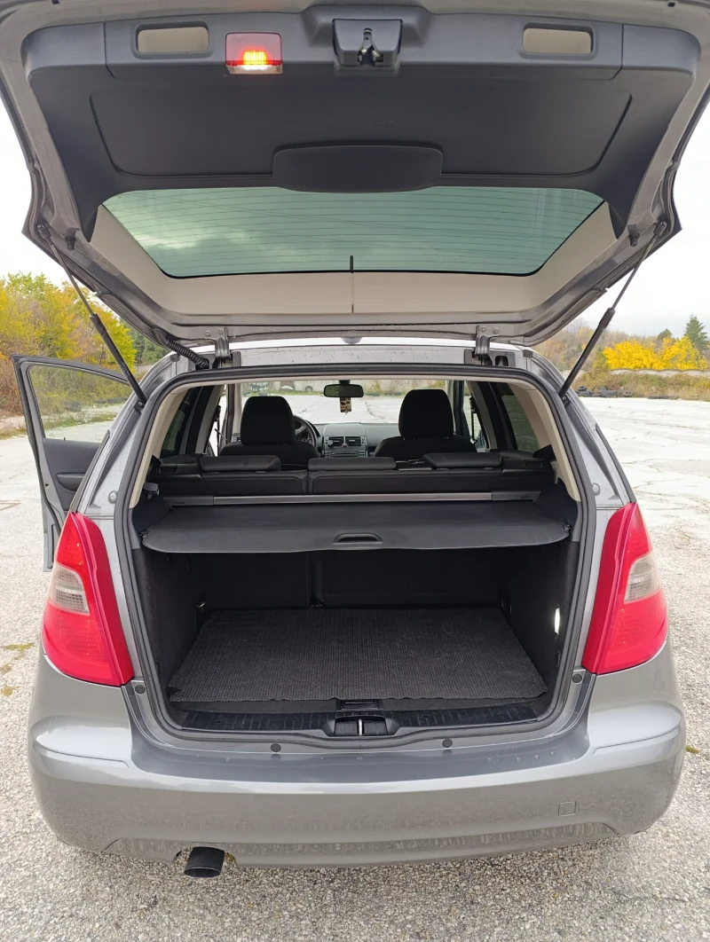 Mercedes-Benz A 180, снимка 15 - Автомобили и джипове - 52346460
