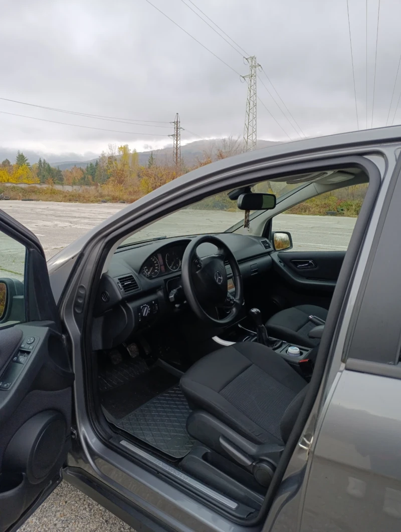 Mercedes-Benz A 180, снимка 9 - Автомобили и джипове - 52346460