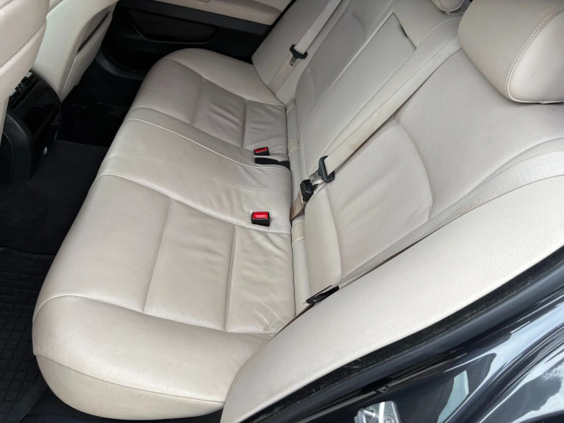 BMW 520 d Auto, снимка 12 - Автомобили и джипове - 52975762