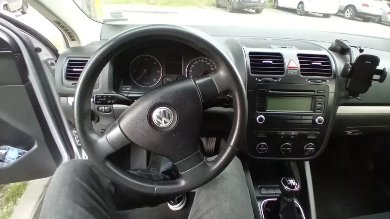 VW Golf 1.9 BKC, снимка 7 - Автомобили и джипове - 53286426