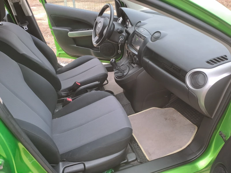 Mazda 2 1.4iKLIMA, ESKLUZIV, снимка 12 - Автомобили и джипове - 53297244