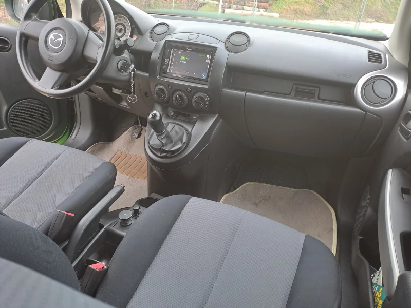 Mazda 2 1.4iKLIMA, ESKLUZIV, снимка 8 - Автомобили и джипове - 53297244