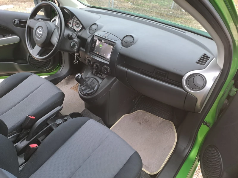 Mazda 2 1.4iKLIMA, ESKLUZIV, снимка 13 - Автомобили и джипове - 53297244