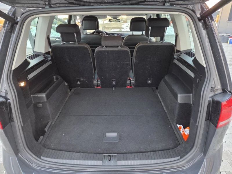 VW Touran 2.0 TDI 150кс Автомат, снимка 4 - Автомобили и джипове - 53433423