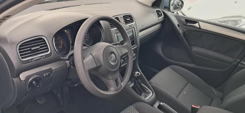 VW Golf 1.6i euro5, снимка 8 - Автомобили и джипове - 53527669
