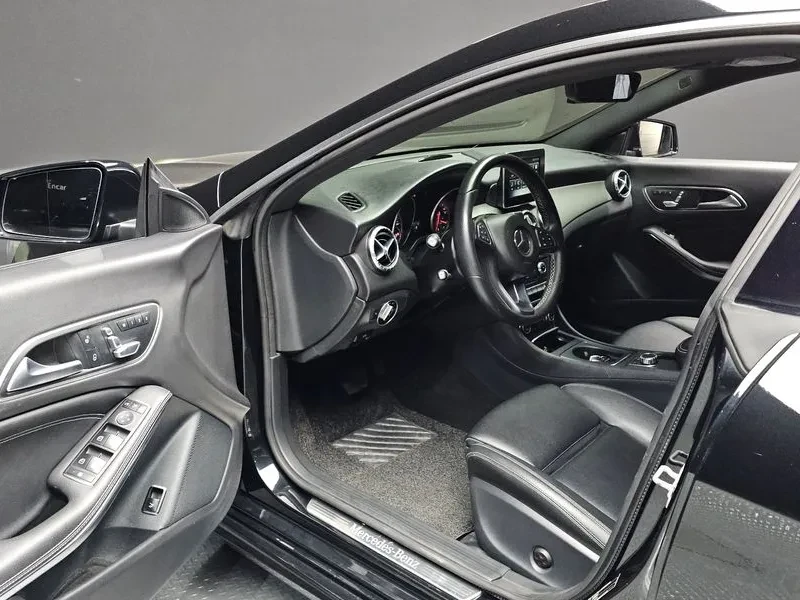 Mercedes-Benz CLA 2.5, снимка 10 - Автомобили и джипове - 54287720