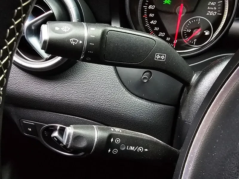 Mercedes-Benz CLA 2.5, снимка 16 - Автомобили и джипове - 54287720