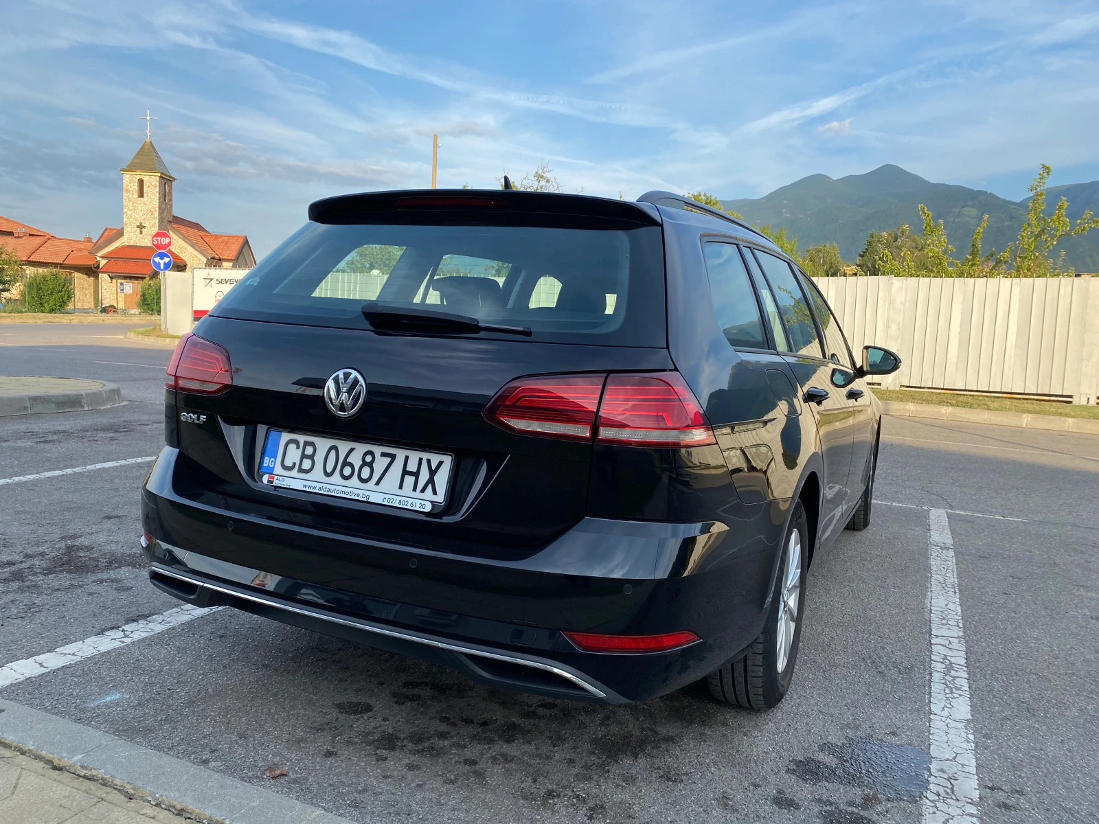 VW Golf VARIANT- НОВ, ГАРАНЦИЯ , 58788 км.ОТ СОБСТВЕНИК - изображение 4